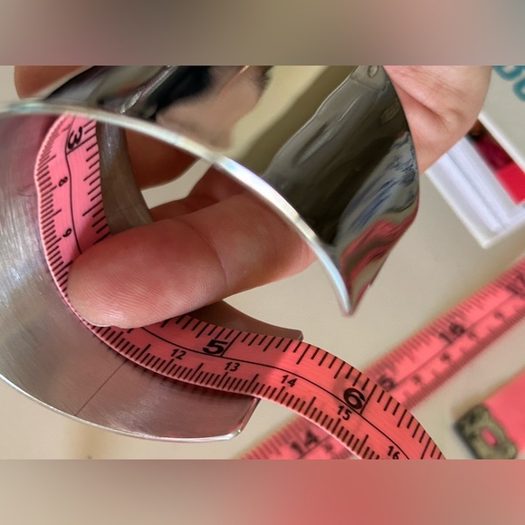 Cuff bracelet Guess & Swarovski Stainless Steel - Picture 6 of 15